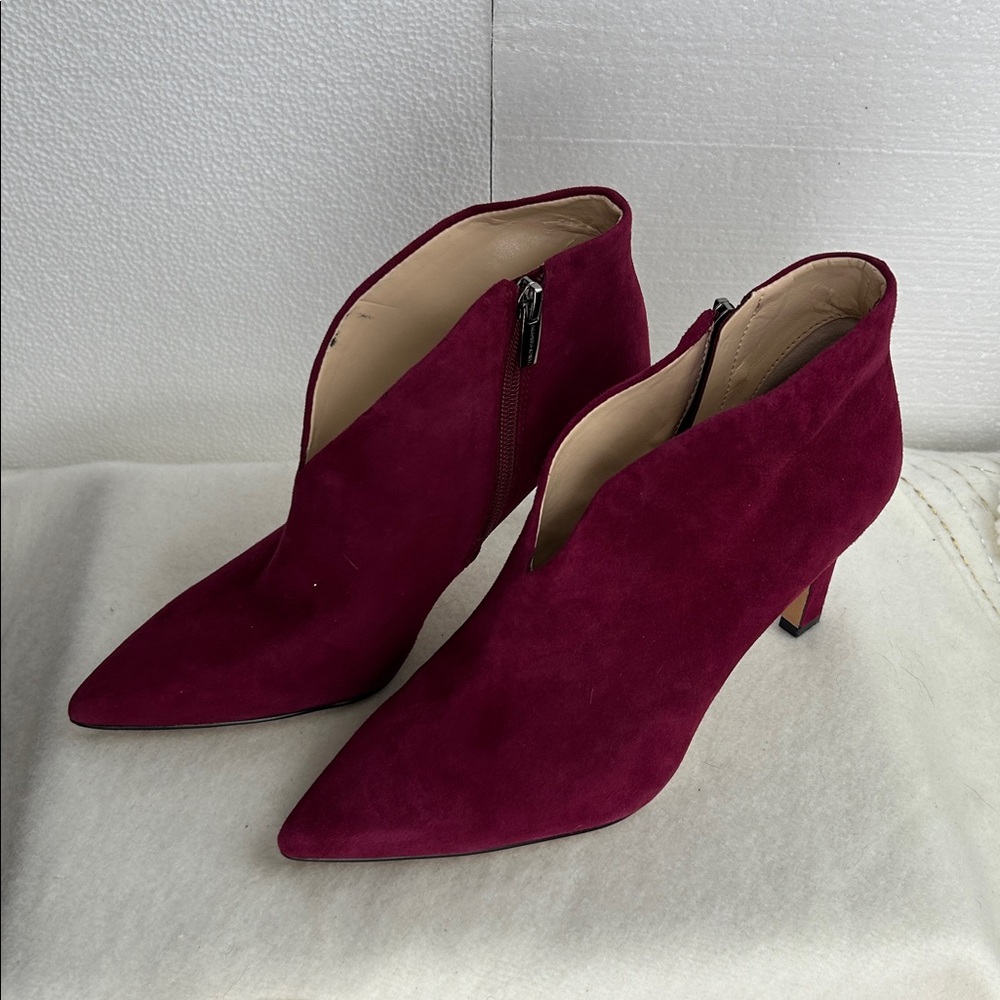 NWOB Vince Camuto Women's Suede Plum Ankle Booties‎ - Picture 4 of 9